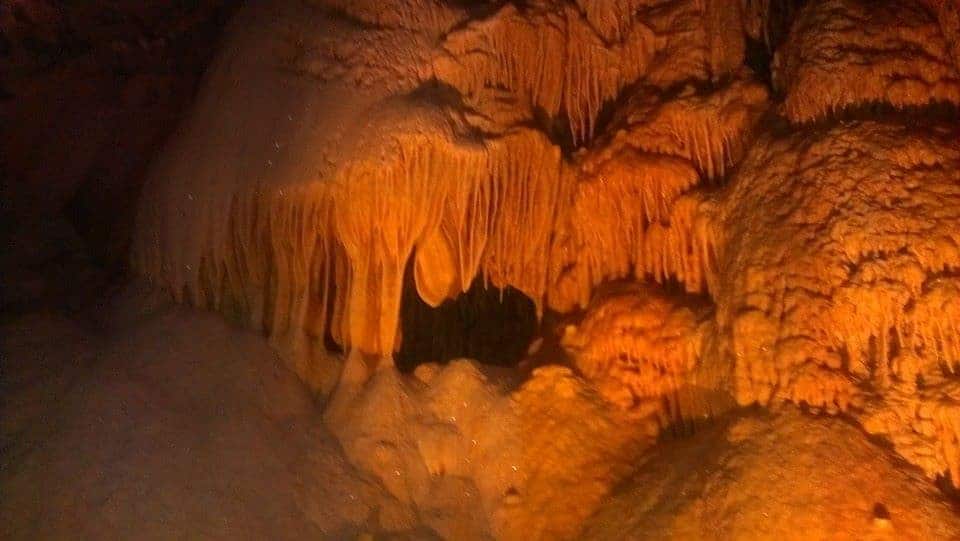 自然の橋の洞窟